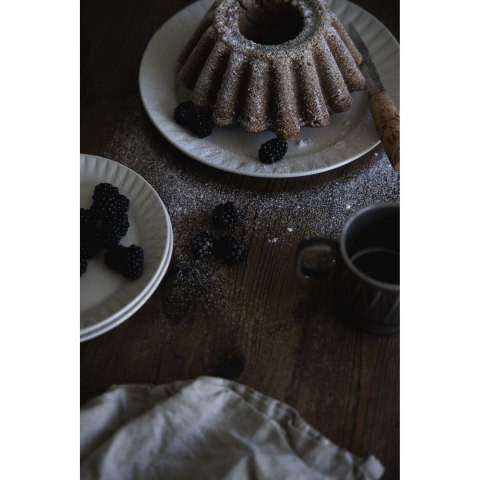 Talerz, biały, ceramika, śred. 27,5 cm