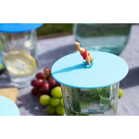 Pokrywka silikonowa z plażowiczem, Monika Pluck, śred. 10,5 cm, błękitna